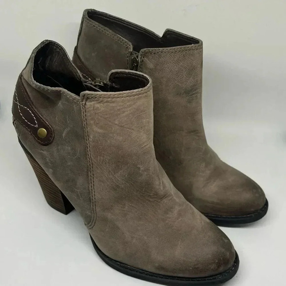 Shoemint Taupe Zip Back Stacked Heel Western Faux Leather Ankle Boots Size 8.5 - Picture 3 of 9